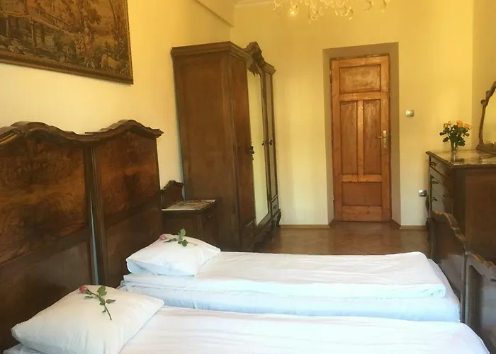 Decameron Apartments